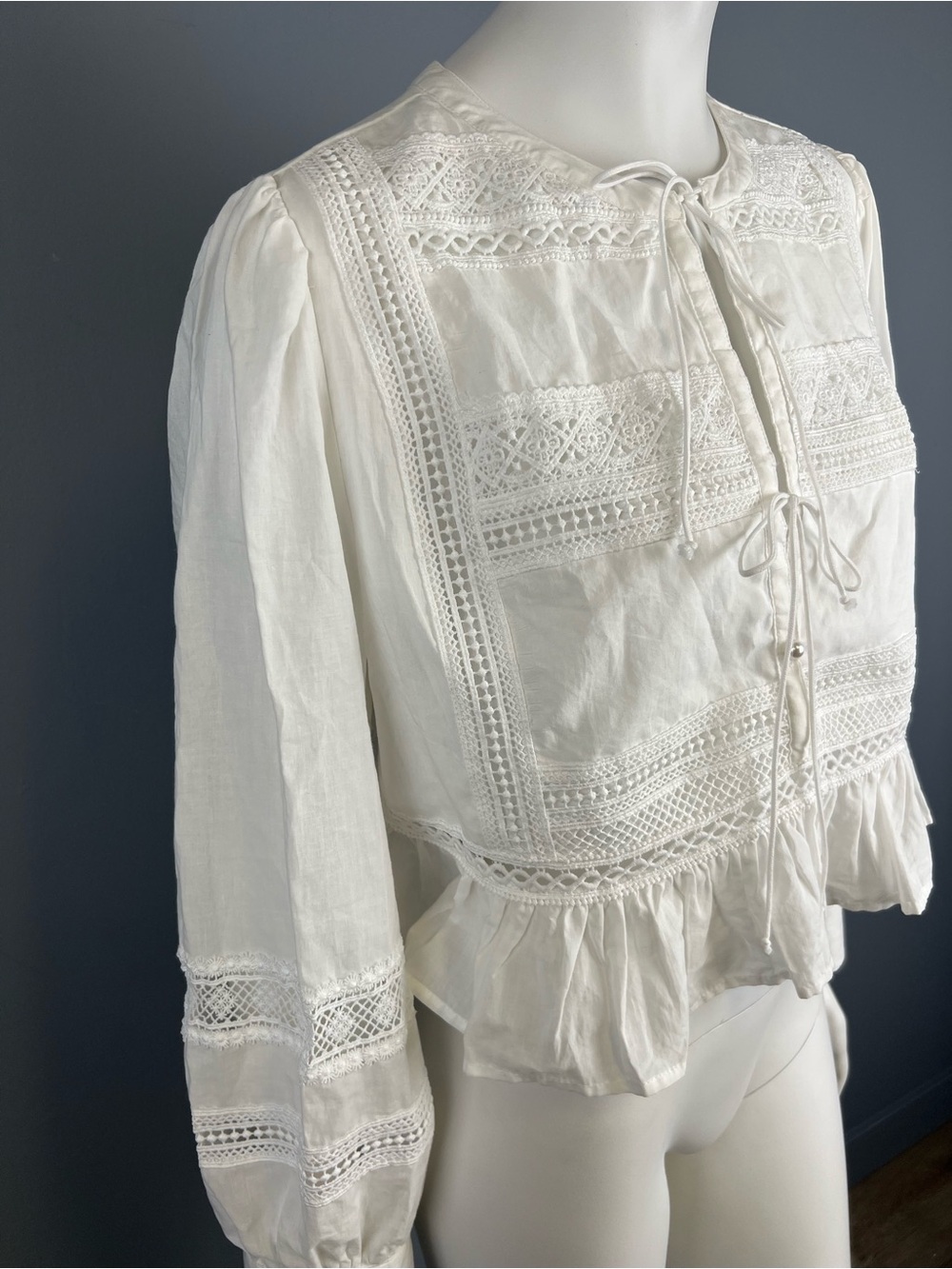 House of Harlow 1960 Women's Cream Lace-Trim Peasant Blouse